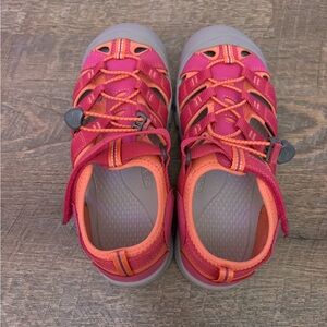 NWOT Keen Sandals in Pink and Orange